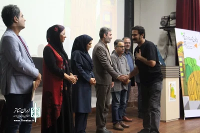 پس از رقابت 10 نمایش صحنه‌ای و خیابانی

برگزیدگان سی‌وپنجمین جشنواره تئاتر استان بوشهر معرفی شدند